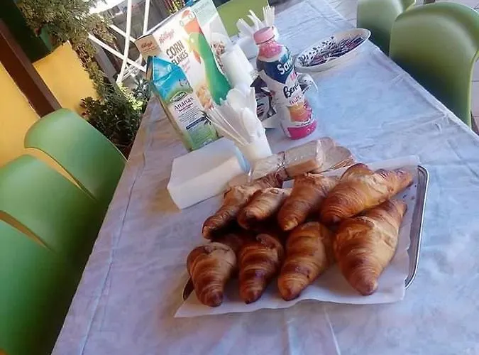 Alojamento de Acomodação e Pequeno-almoço Beb Da Tina *